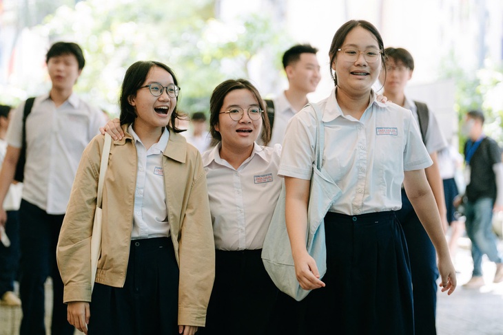 Thí sinh thi lớp 10 tại TP.HCM năm 2025 - Ảnh: THANH HIỆP