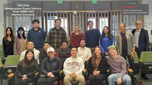 Lớp học thạc sĩ của anh Quân (ngoài cùng bên trái hàng thứ hai) tại Đại học Stanford, năm 2023. Ảnh: Nhân vật cung cấp