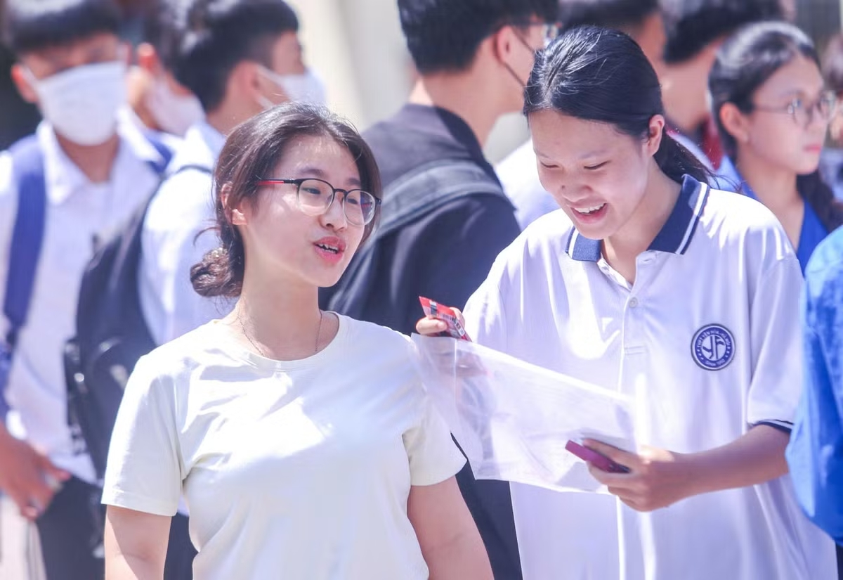 Đề thi tiếng Anh THPT thách thức về sự công bằng
