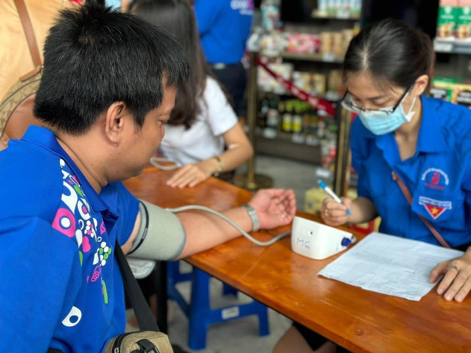 Cán bộ nhân viên Saigon Co.op hiến máu nhân đạo chào mừng ngày quốc tế HTX