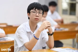 Học sinh thi vào lớp 10 THPT Hà Nội năm 2025 (Ảnh: Hải Long).
