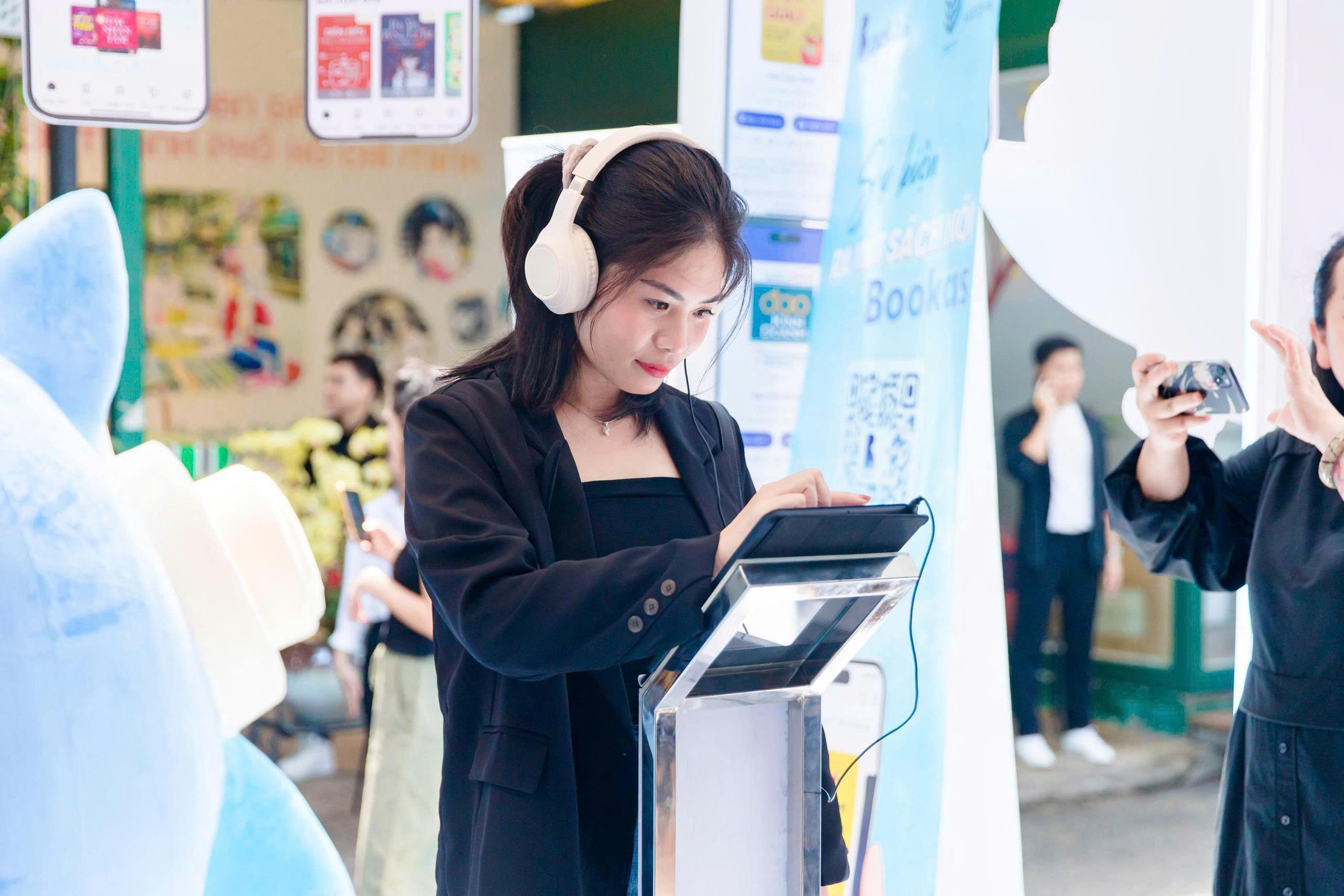 BOOKAS tạm dừng cuộc thi - nhưng hành trình viết không dừng lại
