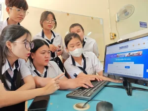 Phổ điểm thi tốt nghiệp THPT 2025: Điểm trung bình, trung vị, độ lệch chuẩn là gì?