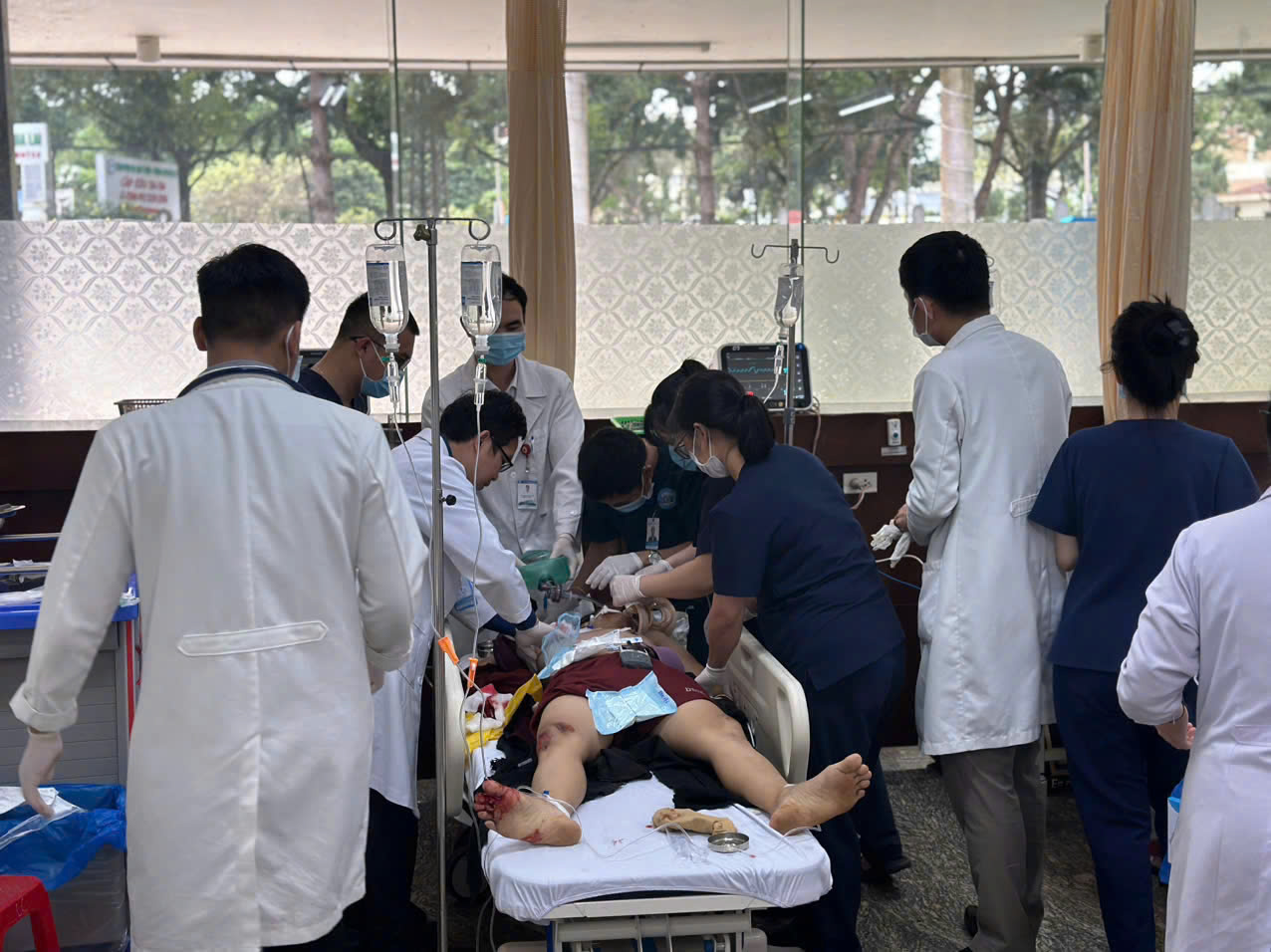 Bác sĩ BV ĐHYD Hoàng Anh Gia Lai giành giật sự sống bệnh nhân vô danh từ tay tử thần