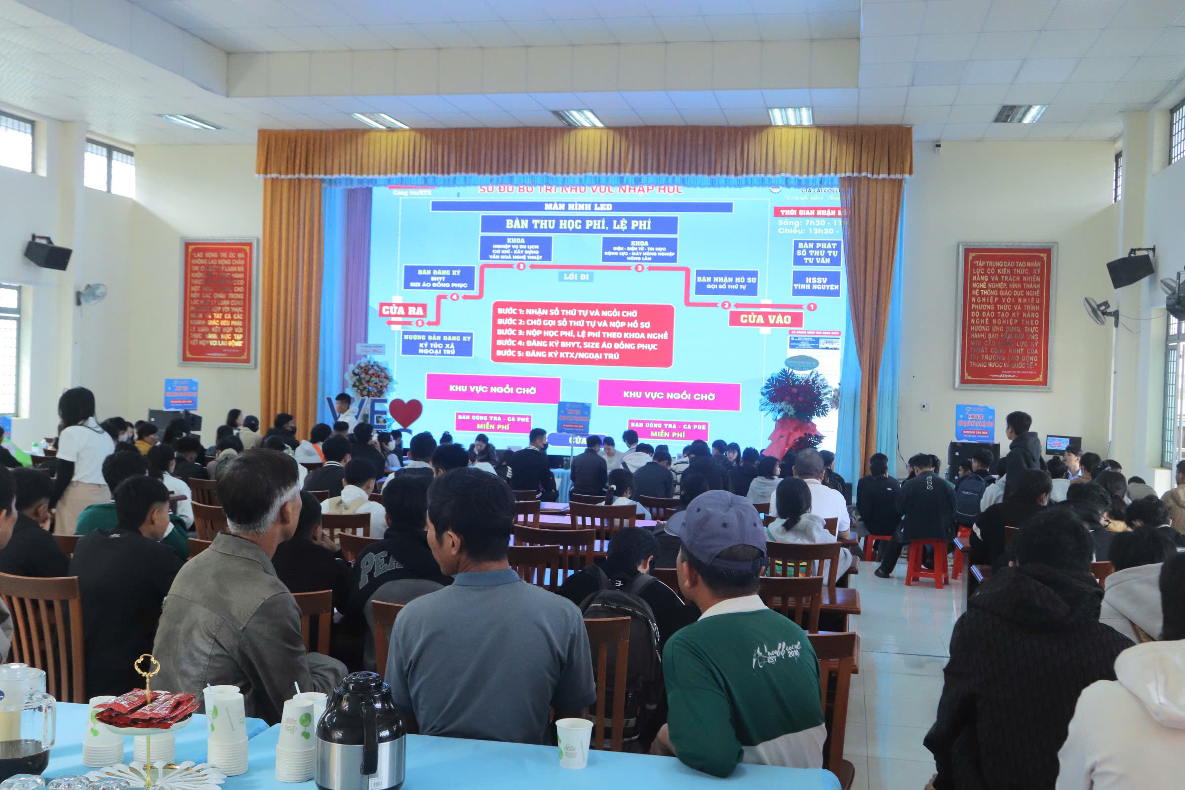 Trường Cao đẳng Gia Lai rộn ràng chào đón hơn 500 tân sinh viên