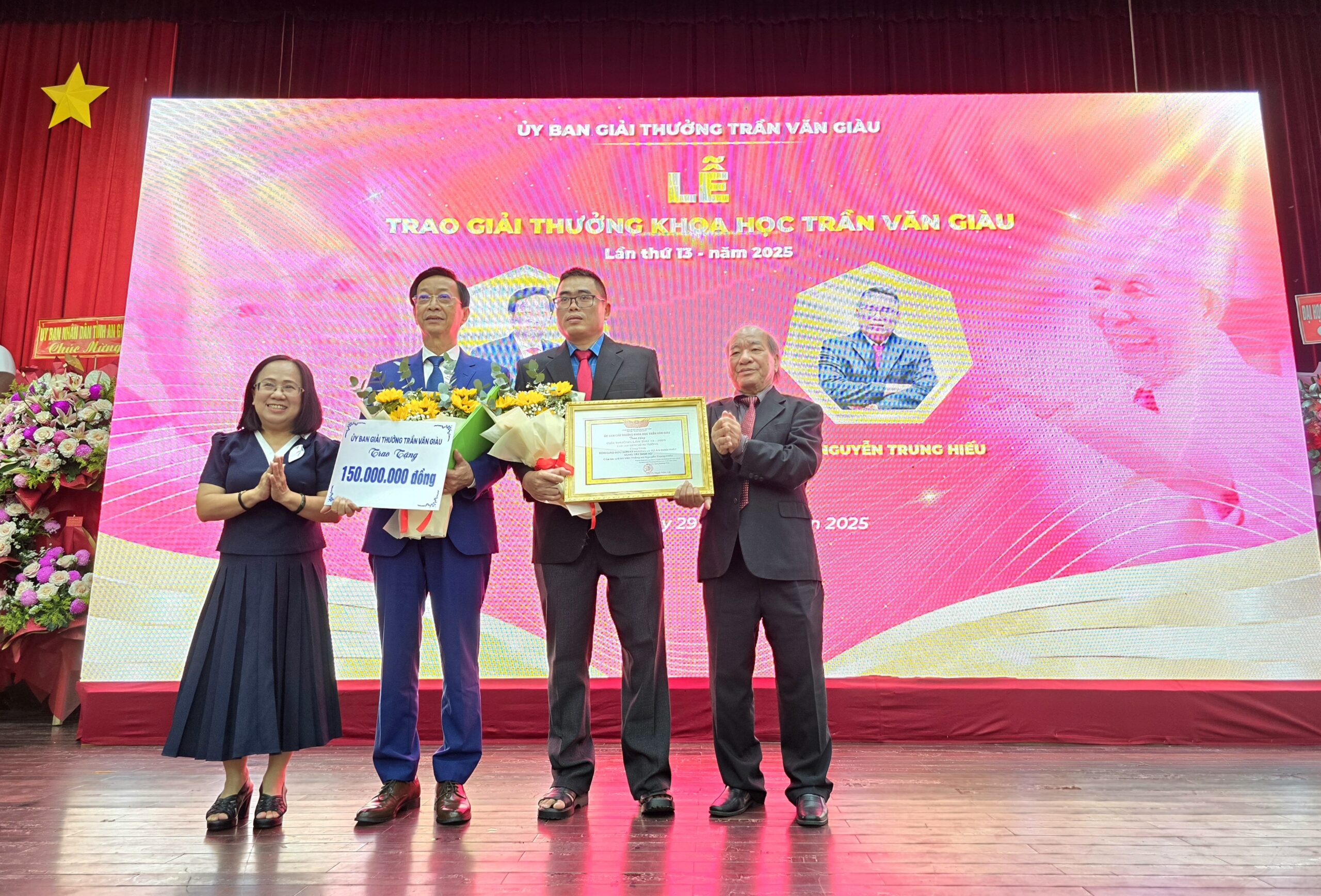 Tìm hiểu về “Tôn giáo Bửu Sơn Kỳ Hương và Tứ Ân Đạo Phật vùng Tây Nam Bộ”