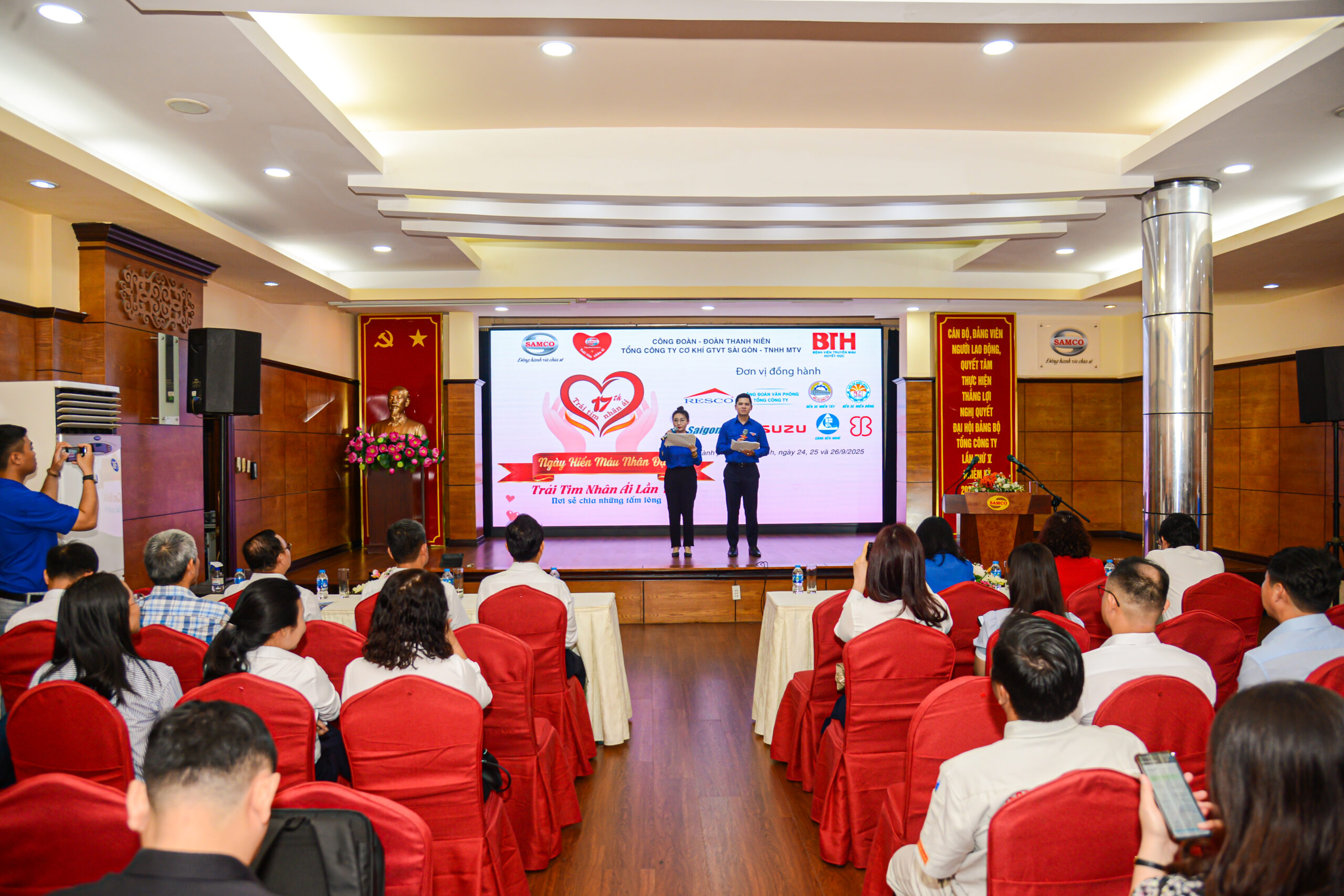Chương trình hiến máu "Trái tim nhân ái" lần thứ 17