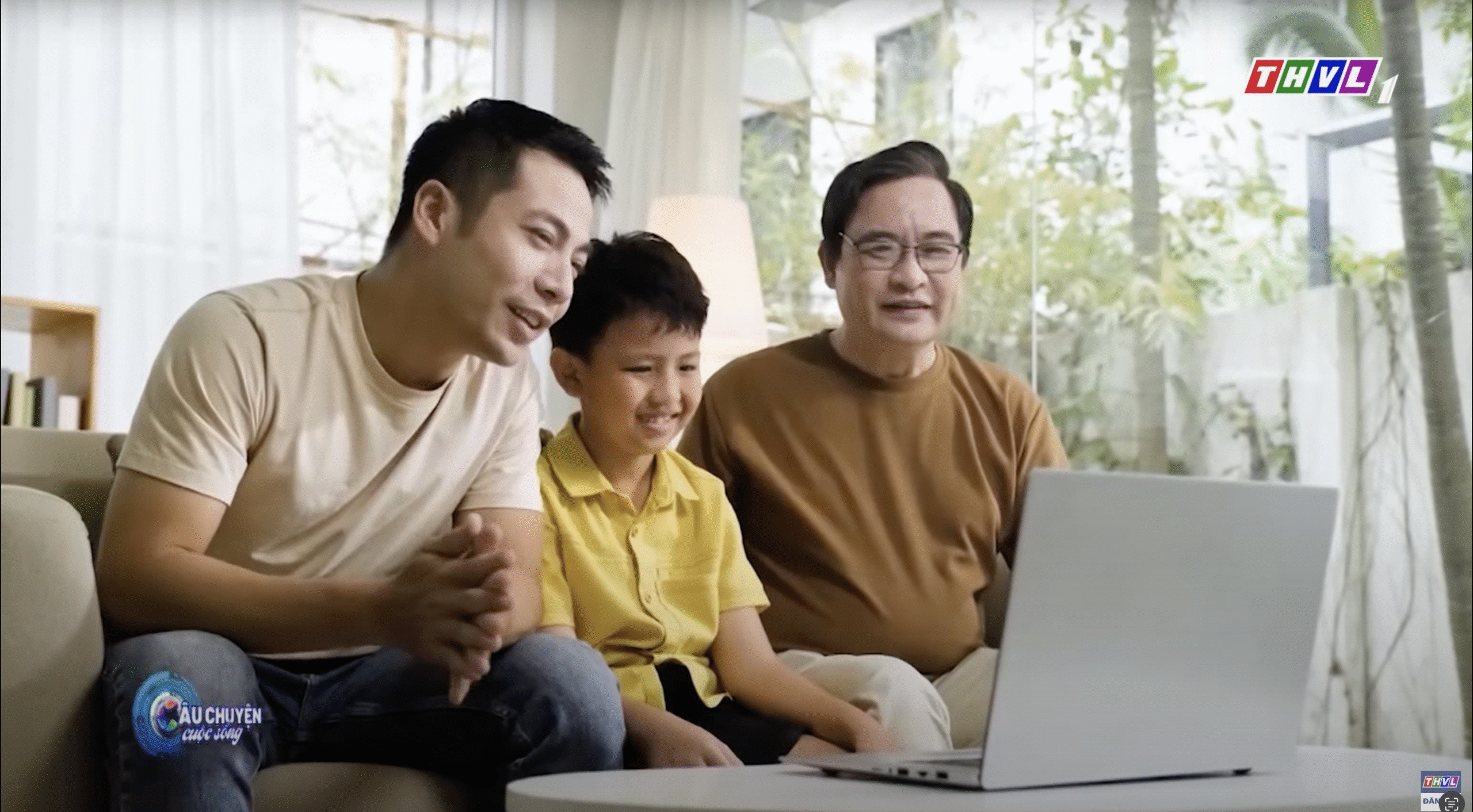 Câu Chuyện Cuộc Sống phát sóng vào lúc 19:50 Thứ Ba, Thứ Năm và Thứ Sáu hàng tuần trên kênh THVL1