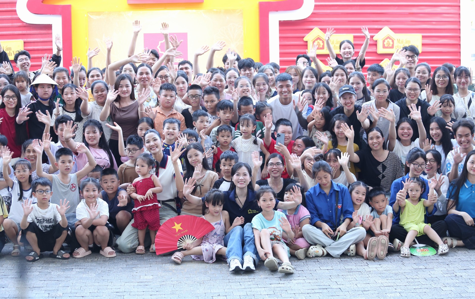 “Mái ấm gia đình Việt” lần đầu lan tỏa yêu thương đến Hà Nội