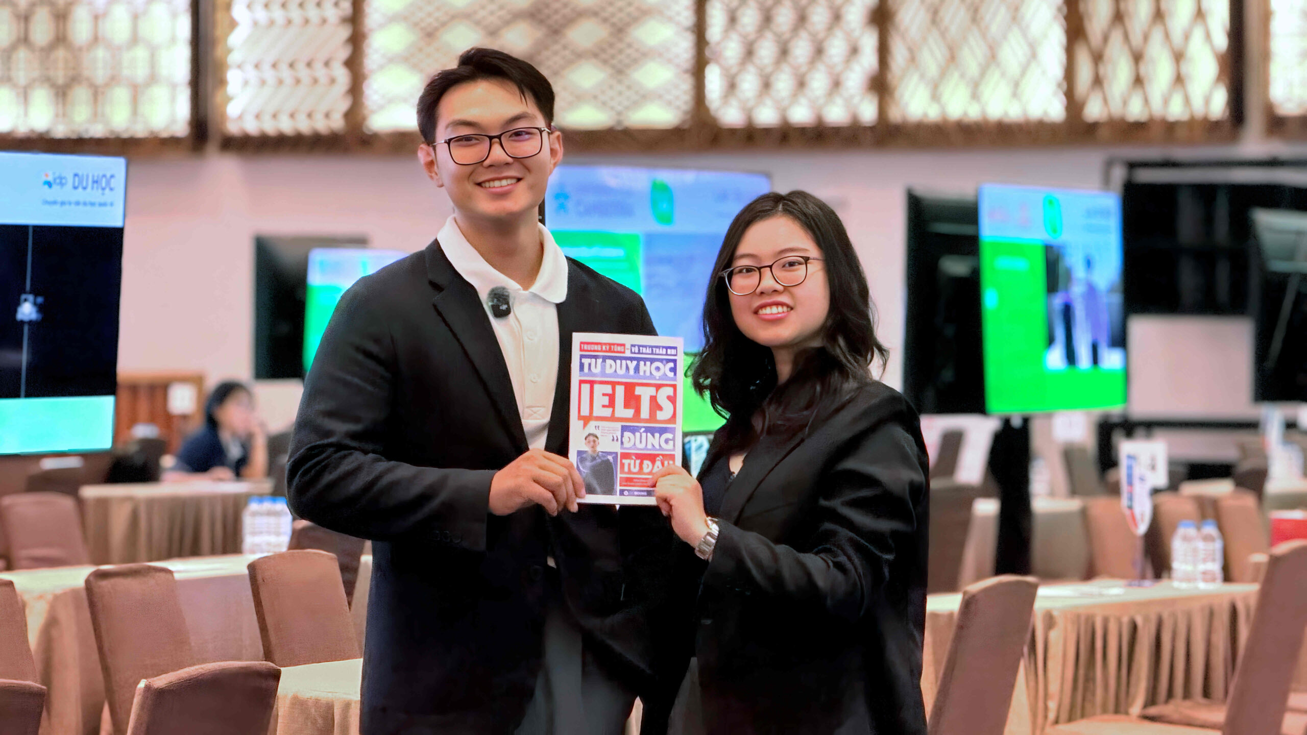 "Bật mí" của bạn trẻ 2k4: từ chật vật với tiếng anh đến ielts 8.5