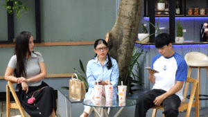 Chương trình có sự tham gia của các diễn viên: Hồng Trang, Hoàng Hải, Phan Như Thùy…