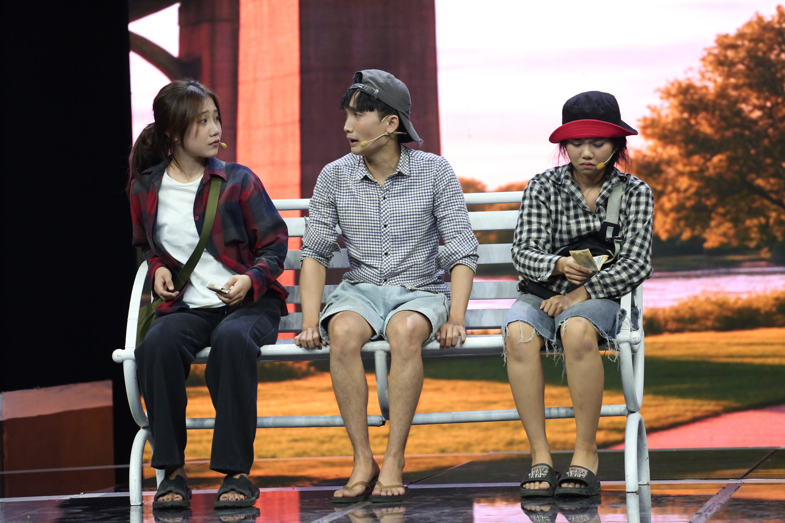 Chương trình Chinh phục đam mê được phát sóng vào lúc 21 giờ, thứ 7 hàng tuần trên kênh THVL1