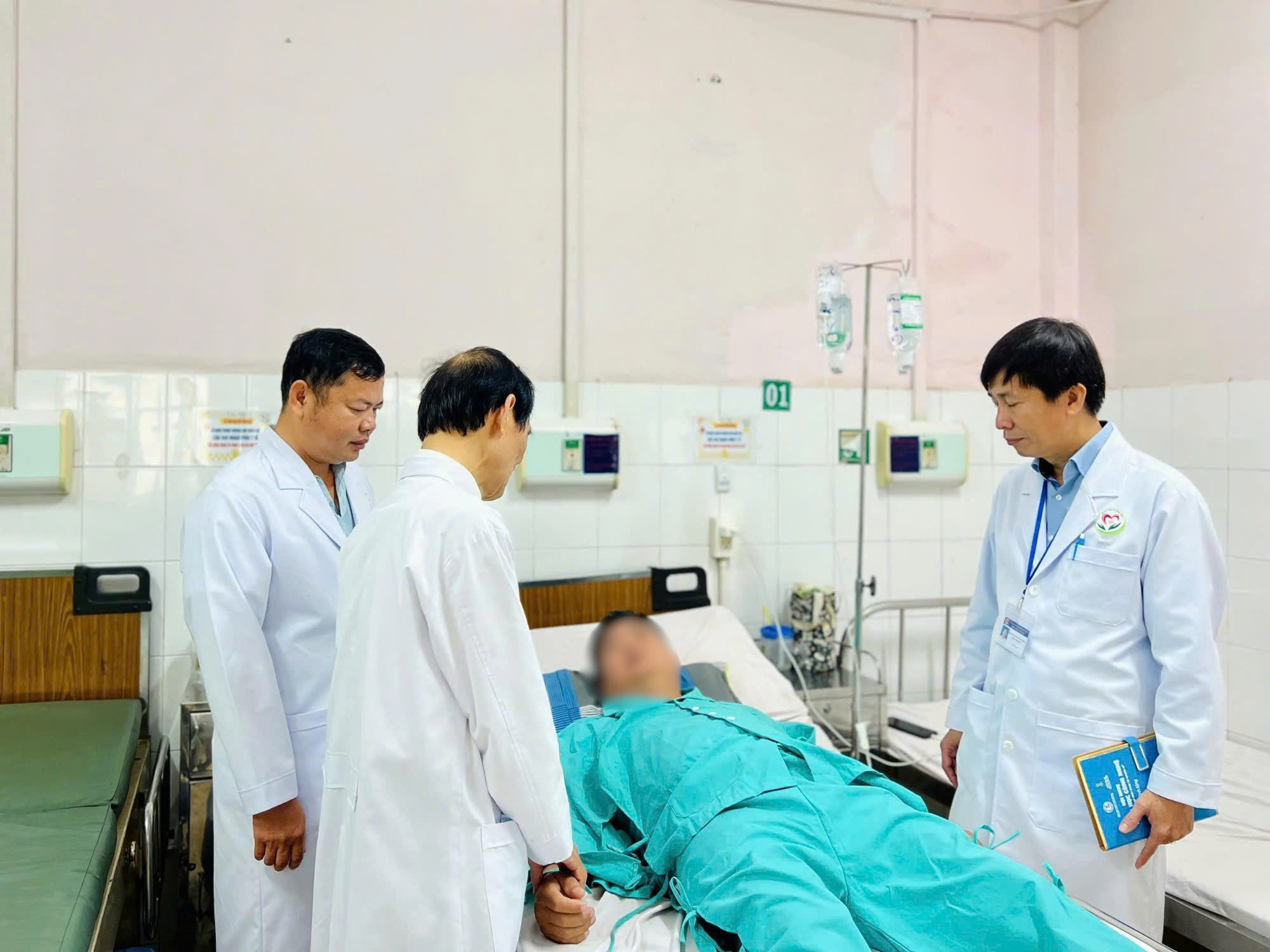 Bệnh viện Lê Văn Việt thành công thay khớp háng lần hai bệnh nhân hoại tử chỏm xương đùi