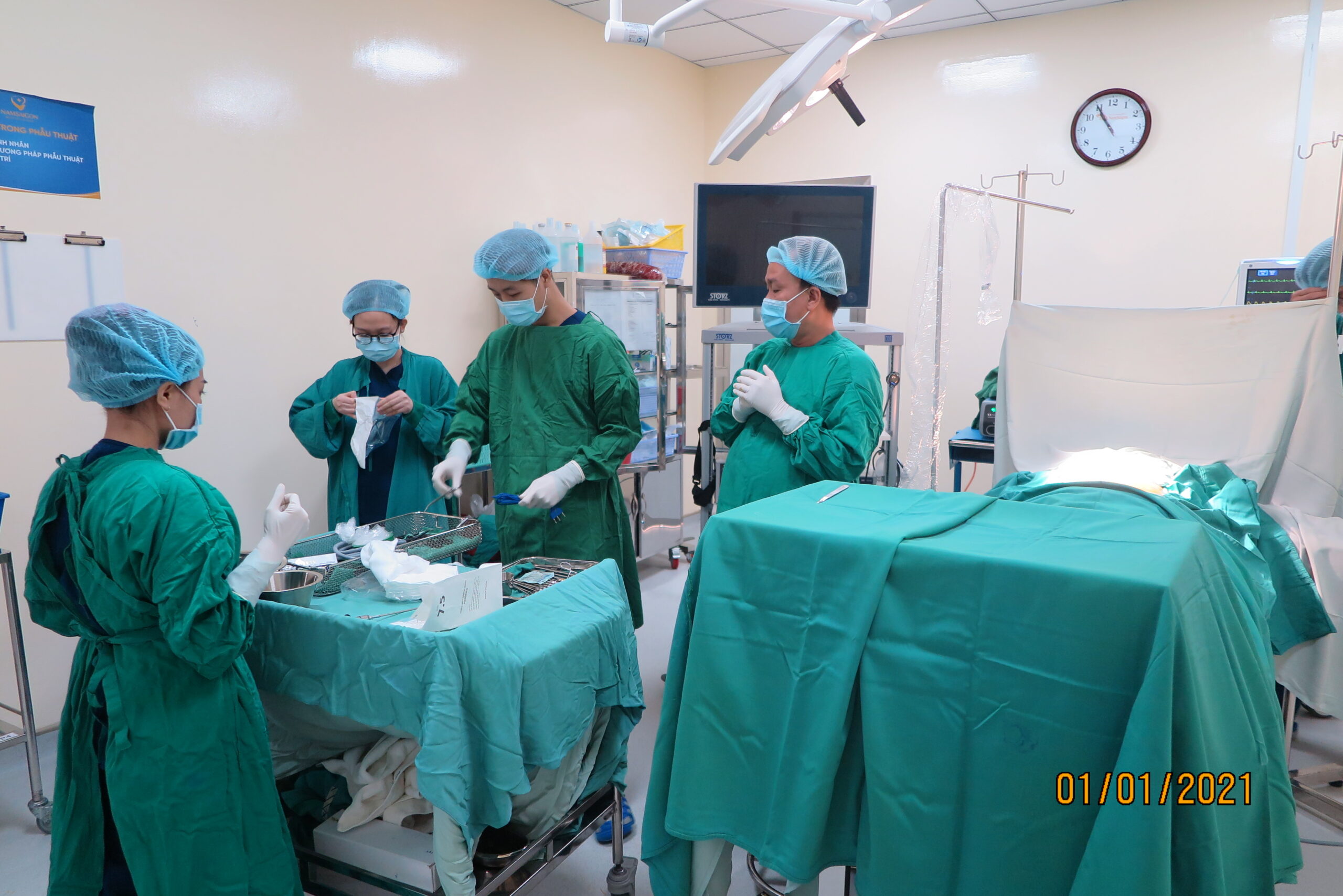 Bác sĩ Phan Sử, người tiên phong đưa “phẫu thuật nội soi giảm mỡ” vào ngành thẩm mỹ Việt Nam