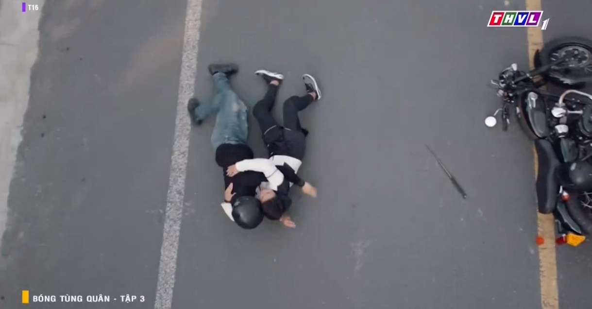 Bóng tùng quân tập 3: Lộ thân phận gián điệp theo dõi sếp Ngụy Lam