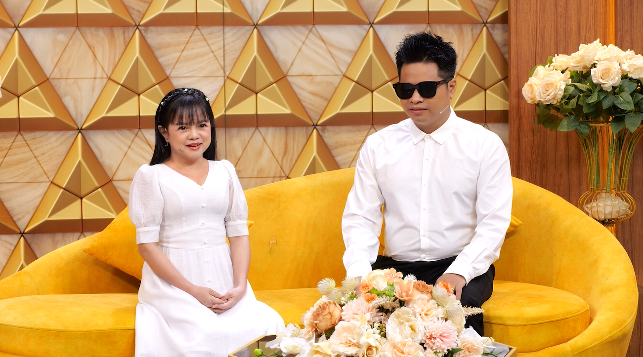 Tình yêu nghị lực của cô nàng nấm lùn Thanh Hằng và chàng khiếm thị Hà Văn Đông