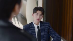 Bộ phim truyền hình Trung Quốc “Bóng tùng quân” vừa lên sóng khung giờ vàng trên THVL1, nhanh chóng thu hút sự chú ý của khán giả yêu thích dòng phim tâm lý – hành động – thương trường.