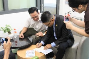 Kỷ lục gia – Bác sĩ Lâm Quang Thư