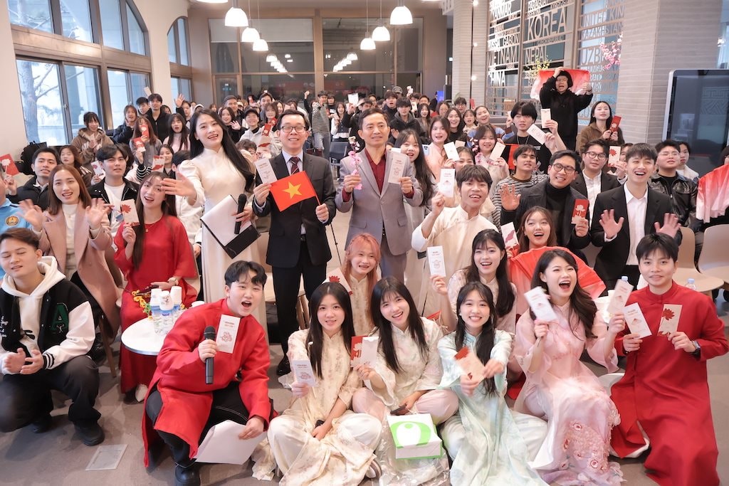 Kiều bào Việt tại Chungnam ấm áp đón Tết, hướng về quê hương