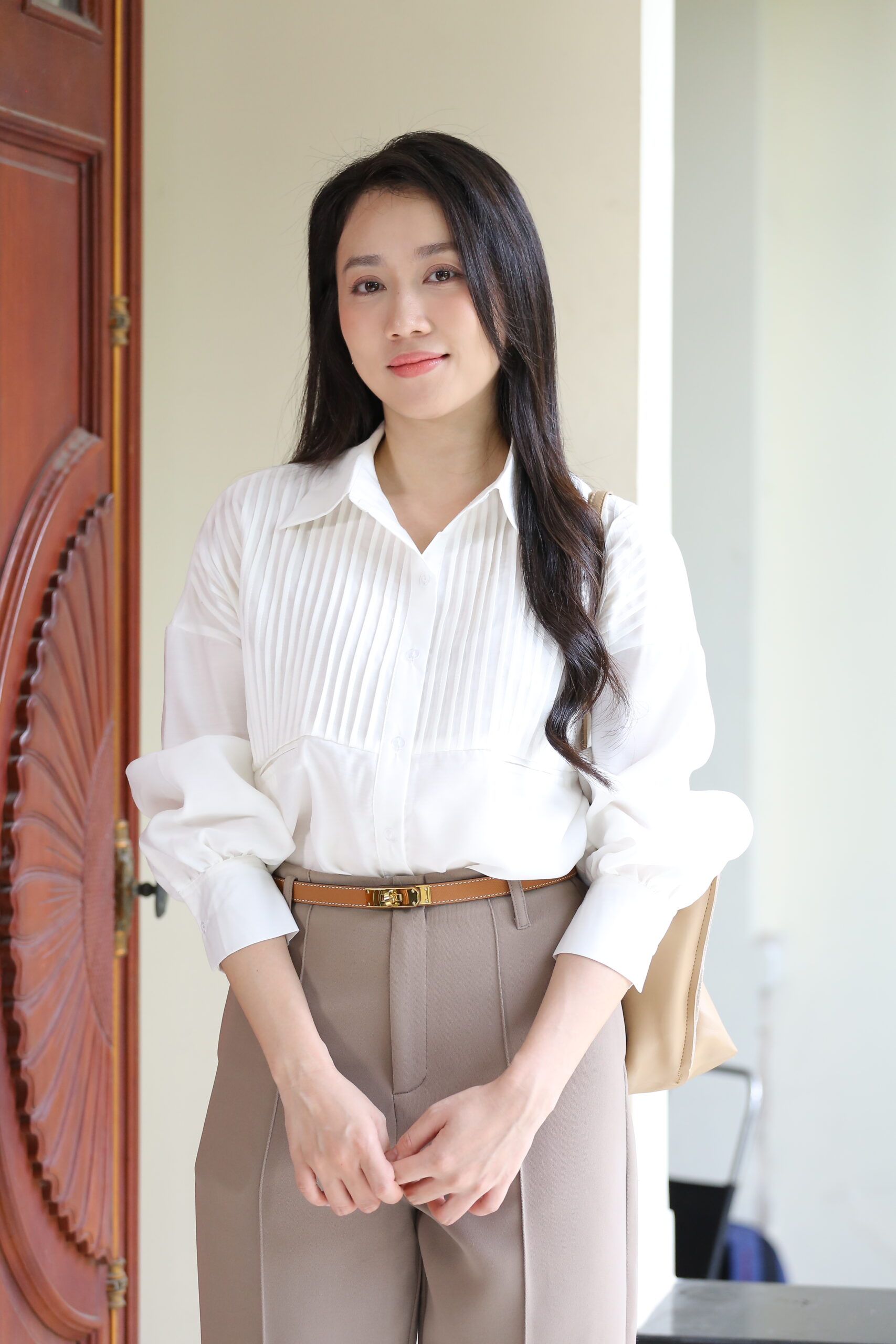 Phim “Người thừa kế không danh phận” do Công ty Truyền thông Bee (BEE COMM) sản xuất dự kiến phát sóng vào lúc 19h trên VTV9 từ thứ Hai đến thứ Năm, bắt đầu từ ngày 02/12/2025.