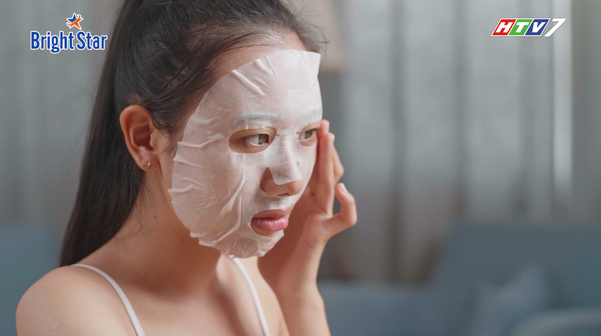 Bác sĩ vui vẻ bật mí cách giữ tuổi xuân cho đôi mắt