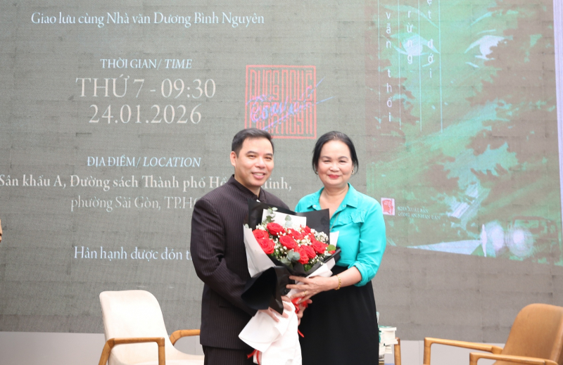 “Gió vẫn thổi qua rừng nhiệt đới”