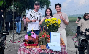 Tết này em nổi tiếng