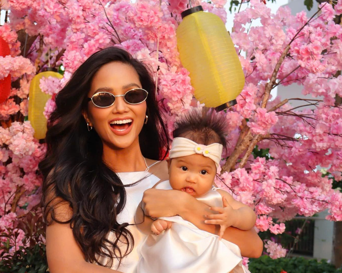 H'Hen Niê được lòng 