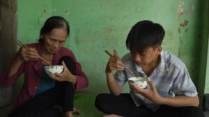 Em Lương Tấn Đạt (sinh năm 2011), hiện là học sinh lớp 9 Trường THCS Nguyễn Anh Hào