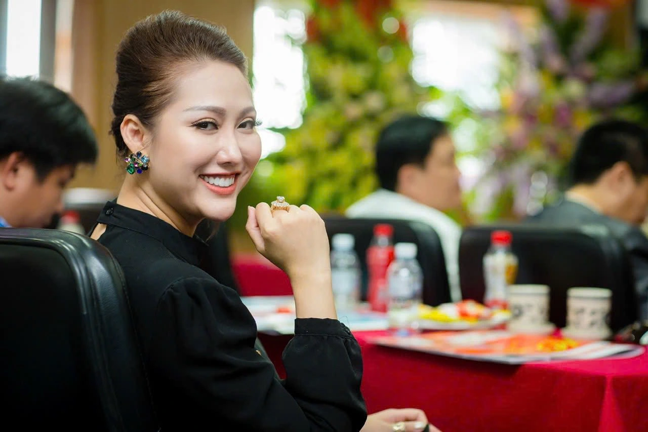 Sau thời gian dài vắng bóng trên màn ảnh rộng, Phi Thanh Vân chính thức trở lại với dự án điện ảnh kinh dị học đường 'Nhất quỷ nhì ma'