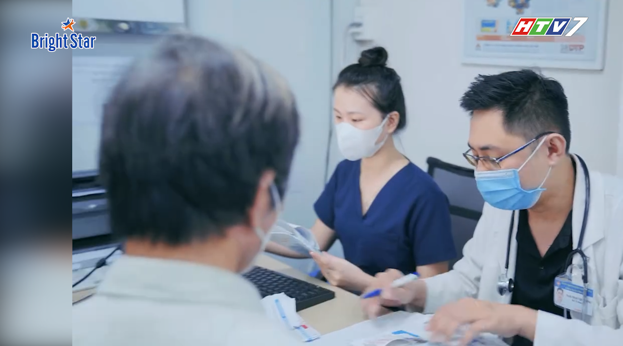 Bác sĩ vui vẻ Phạm Việt Khương: Nghe “ung thư” đừng vội tuyệt vọng