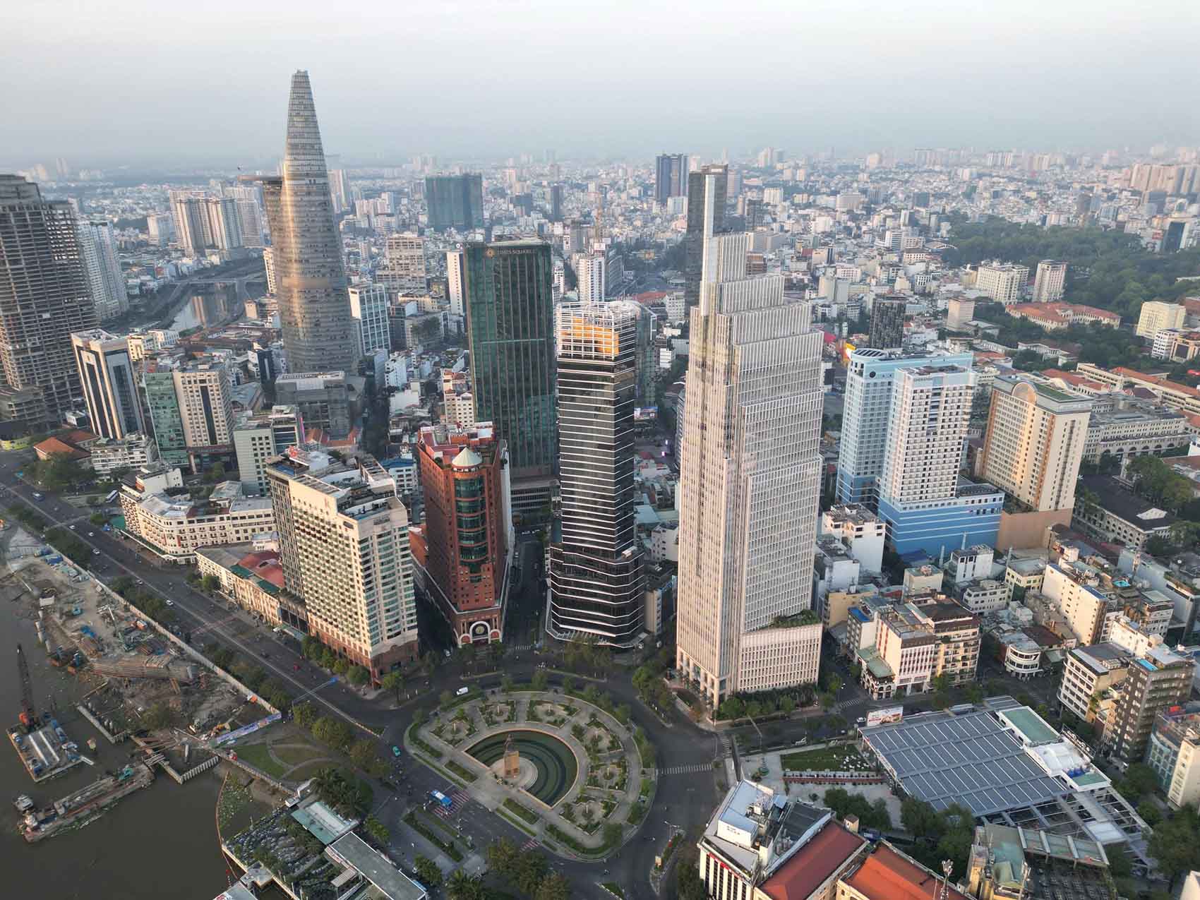 Tăng trưởng quý I/2026 của TP.HCM ước đạt trên 8%, tạo tiền đề khả quan để hoàn thành mục tiêu cả năm. Ảnh: Lê Toàn.