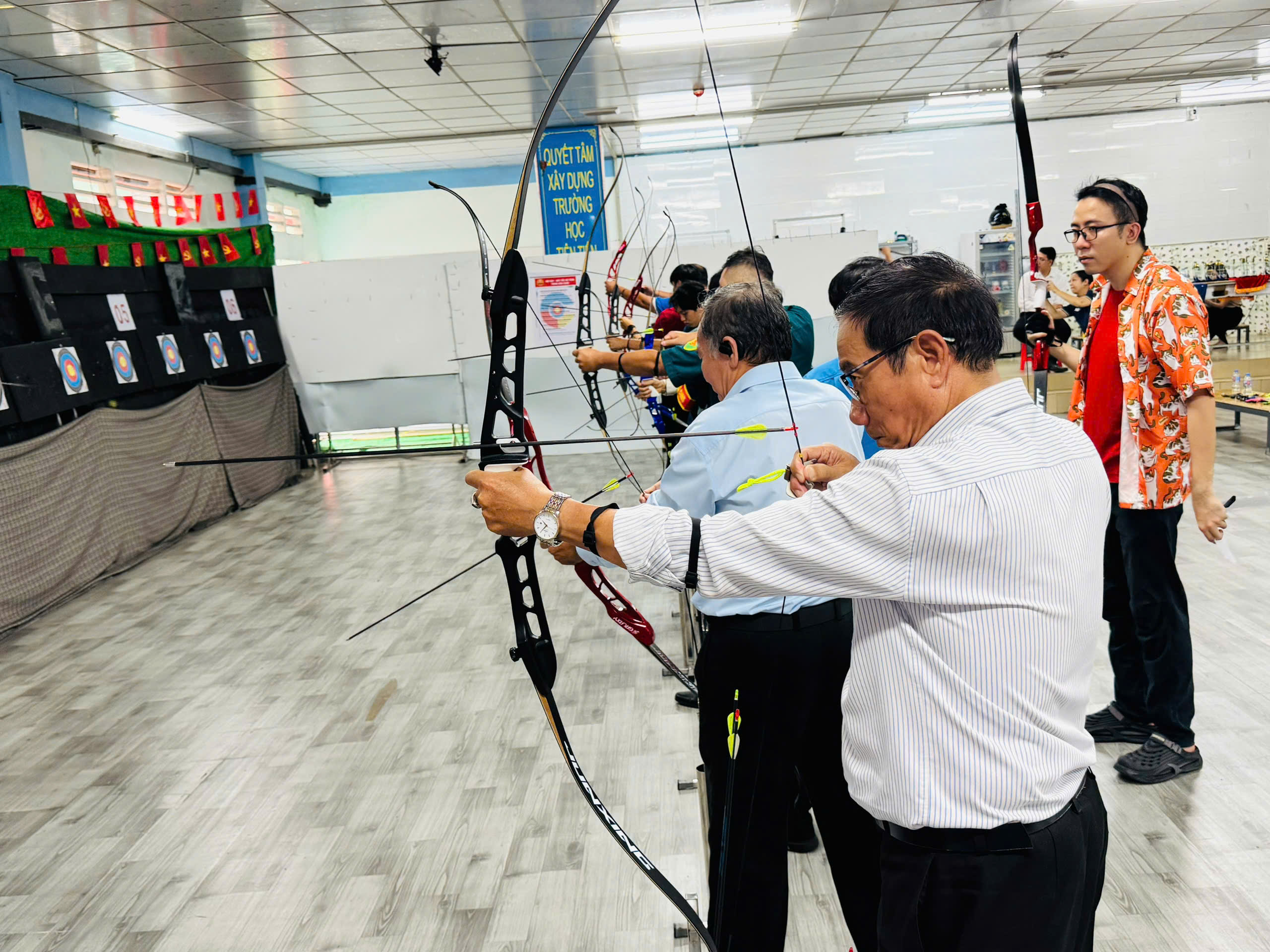 Bắn cung – từ thú chơi thành kỹ năng có chứng chỉ đang hút giới trẻ Sài Gòn