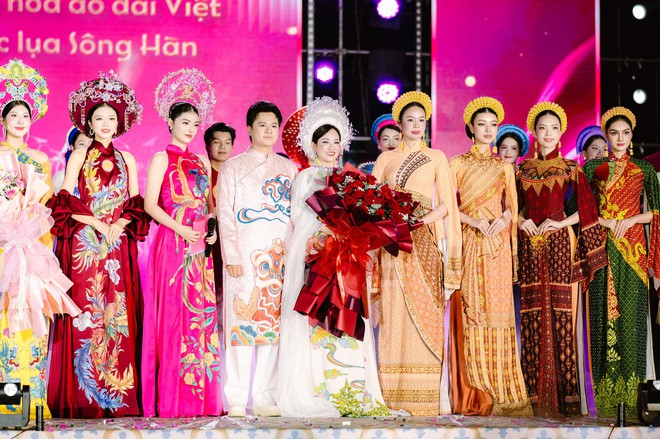 Đà Nẵng sôi động với Lễ hội Áo dài 2026: Hội tụ văn hóa và nghệ thuật đặc sắc - Ảnh 11.