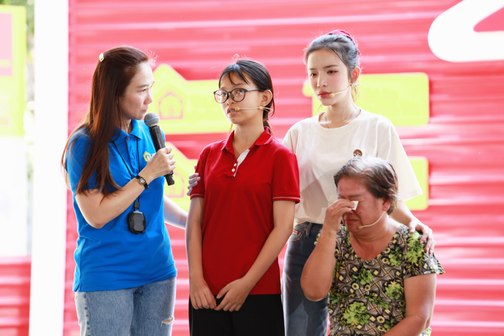 Em Trần Lê Trúc Mai (sinh năm 2010), hiện là học sinh lớp 10 Trường Cao đẳng Lý Tự Trọng TP.HCM