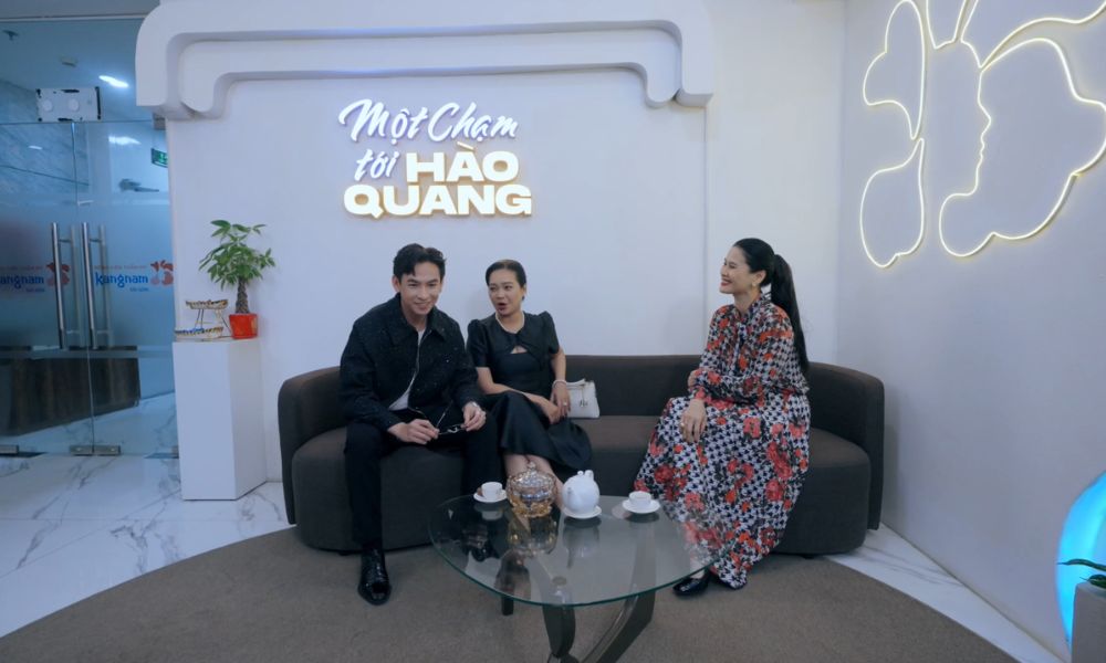 Phim Hợp đồng từ thượng đế do Công ty Truyền thông Bee (BEE COMM) sản xuất, phát sóng lúc 19h trên VTV9 từ thứ Hai đến thứ Năm hàng tuần bắt đầu từ 5/5/2026.