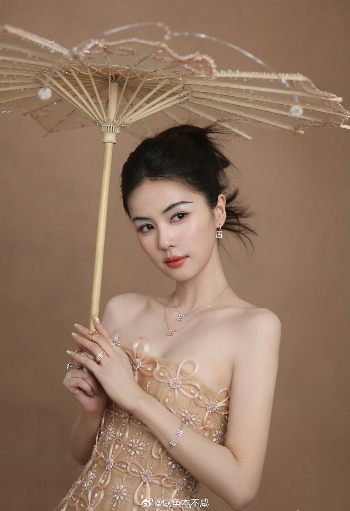 Bạch Lộc bác tin đang hẹn hò "hồng hài nhi" Chu Dực Nhiên - Ảnh 5.