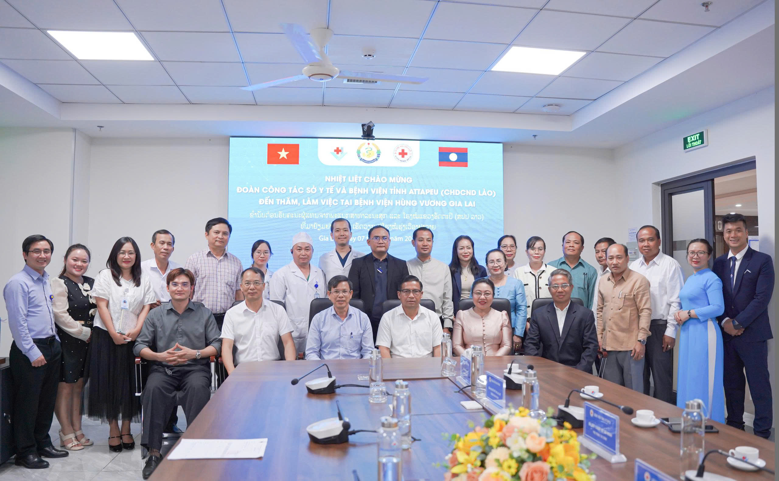 Toàn cảnh buổi làm việc