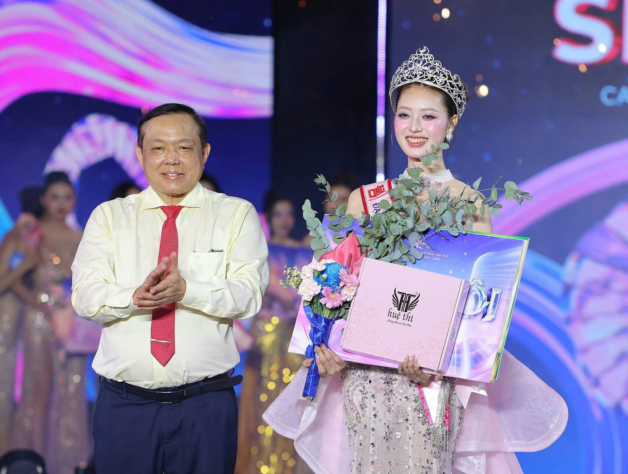 Nhan sắc – trí tuệ – bản lĩnh cùng thăng hoa tại chung kết Hoa khôi Đại học Nam Cần Thơ 2026