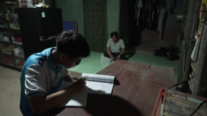 Em Lê Hữu Trí (sinh năm 2009), hiện là học sinh lớp 11 Trường THCS & THPT Ngô Văn Nhạc