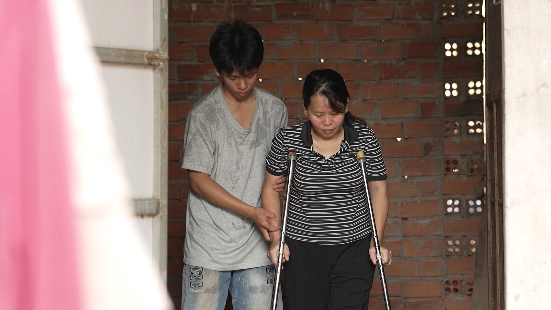 Em Dương Đức Nhật Hoàng (sinh năm 2011), hiện là học sinh lớp 9 Trường THPT Sơn Mỹ, xã Sơn Mỹ, tỉnh Lâm Đồng