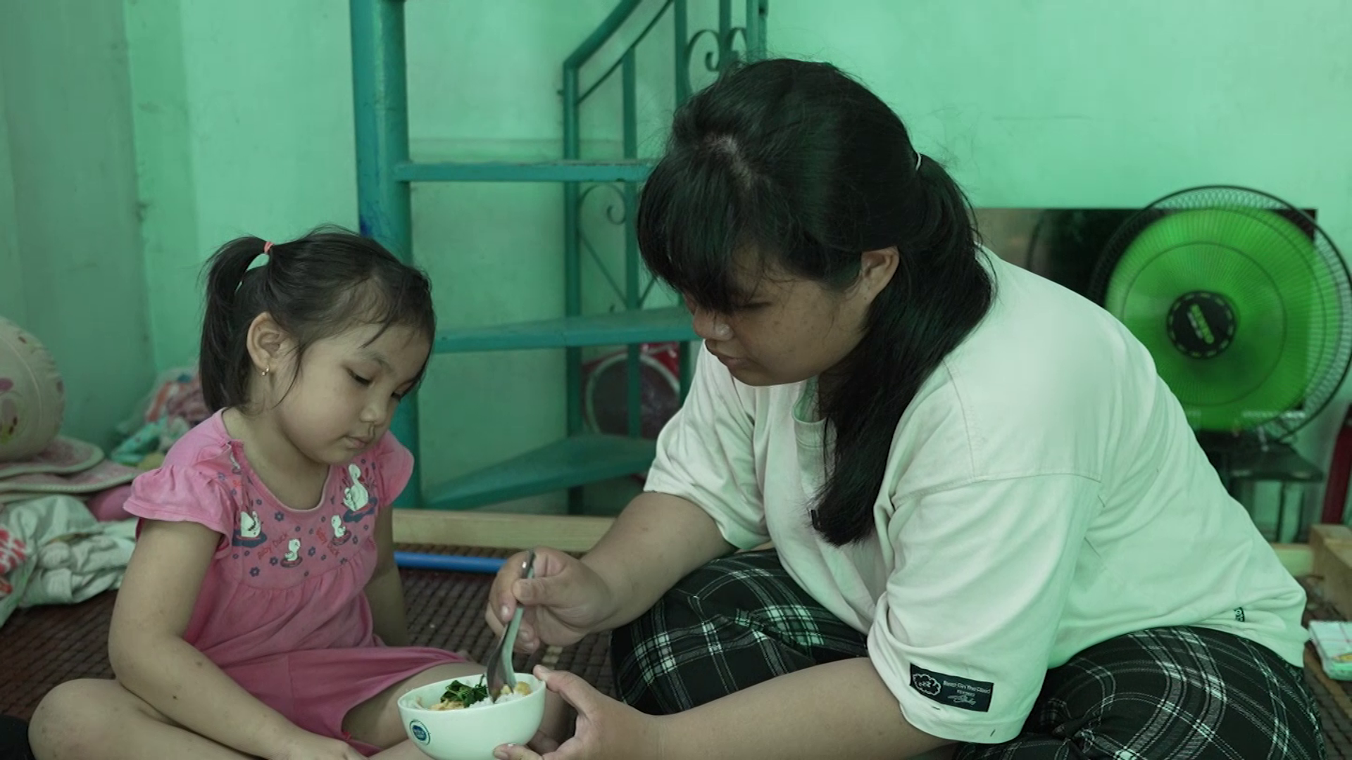 Bảo Ngọc sinh năm 2009, là học sinh Trường THPT Trung Phú