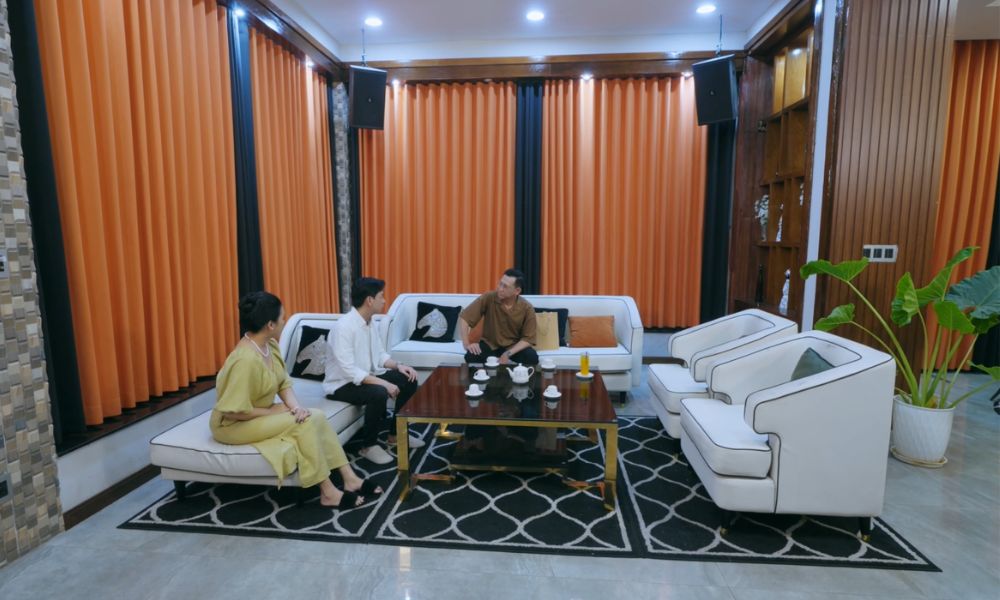 Phim Hợp đồng từ thượng đế phát sóng lúc 19h trên VTV9 và 20h trên YouTube Bee Film từ thứ Hai đến thứ Năm hàng tuần bắt đầu từ 5/5/2026.