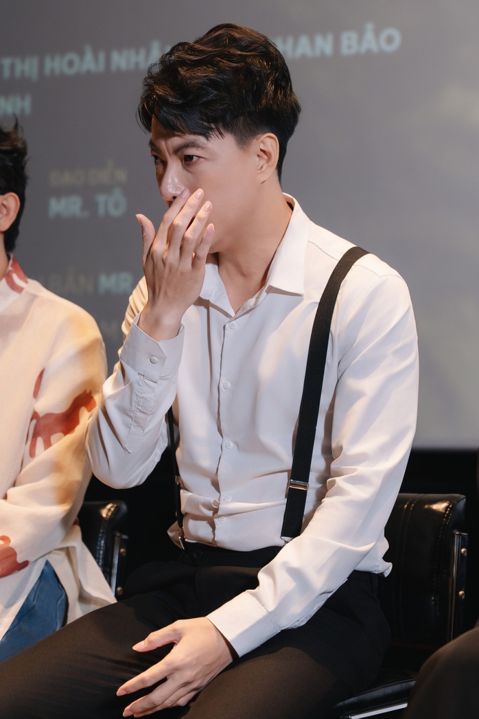 Nhìn ca sĩ Hoài Nhân, ta sẽ thấy "không ai là cùng đường" - Ảnh 3.