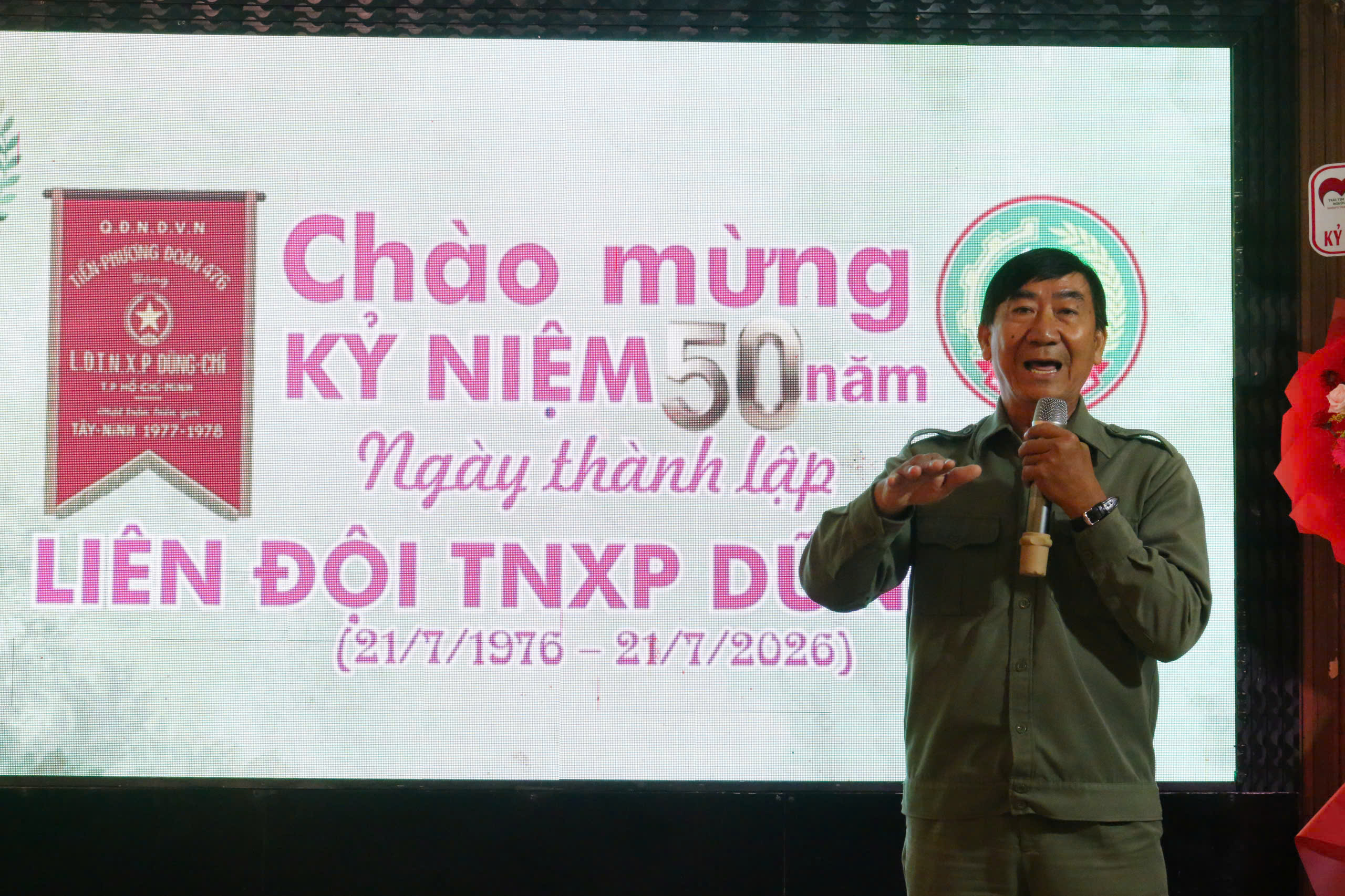 Đại diện Hội Cựu TNXP TP.HCM phát biểu tại buổi gặp mặt. Ảnh: Vĩnh Hy.