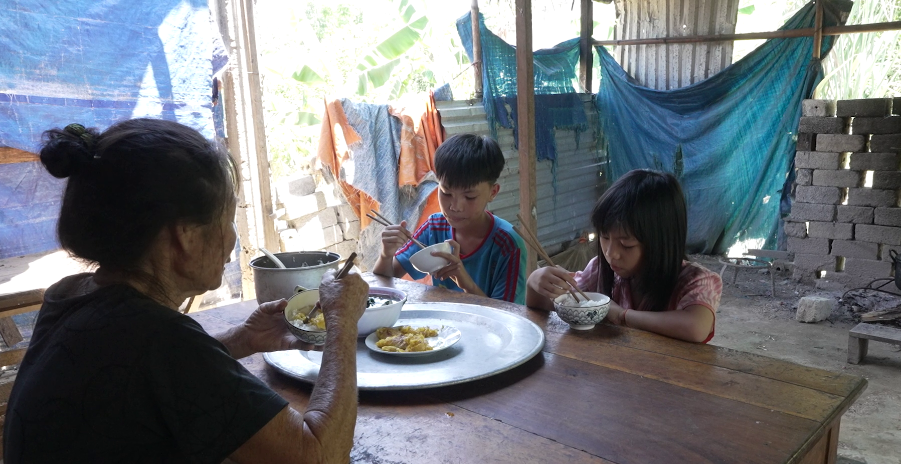 Đại Quang mới 12 tuổi nhưng đã sớm trở thành chỗ dựa của gia đình