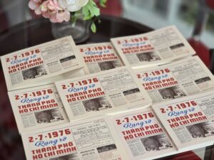 "Ngày 2-7-1976 rạng rỡ Thành phố Hồ Chí Minh" do tác giả Nam Bộ tuyển chọn từ các bài báo đăng trong tháng 7.1976 của nhiều cơ quan báo chí