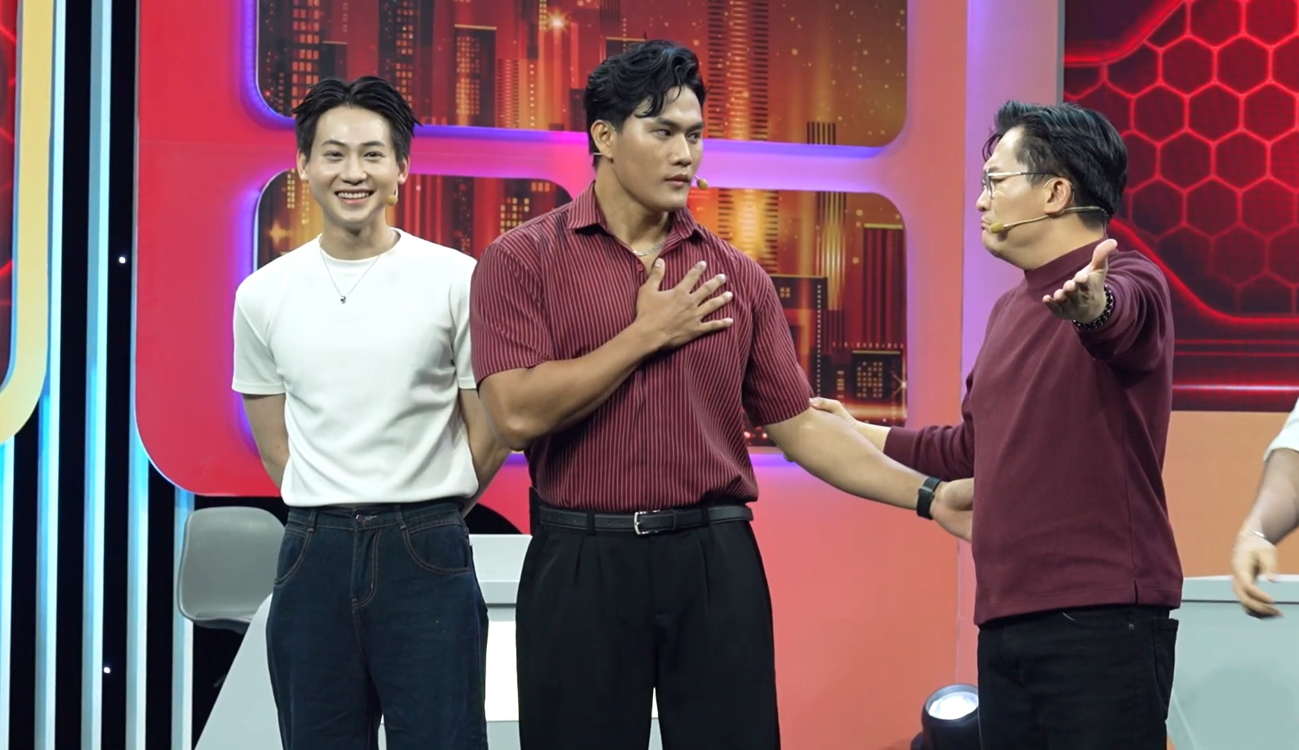 Nam vương Việt Hoàng khiến Đại Nghĩa “đứng hình”