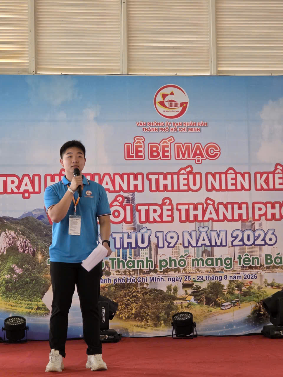 Lâm Hoàng Minh, hiện đang sinh sống và học tập tại Vương quốc Anh