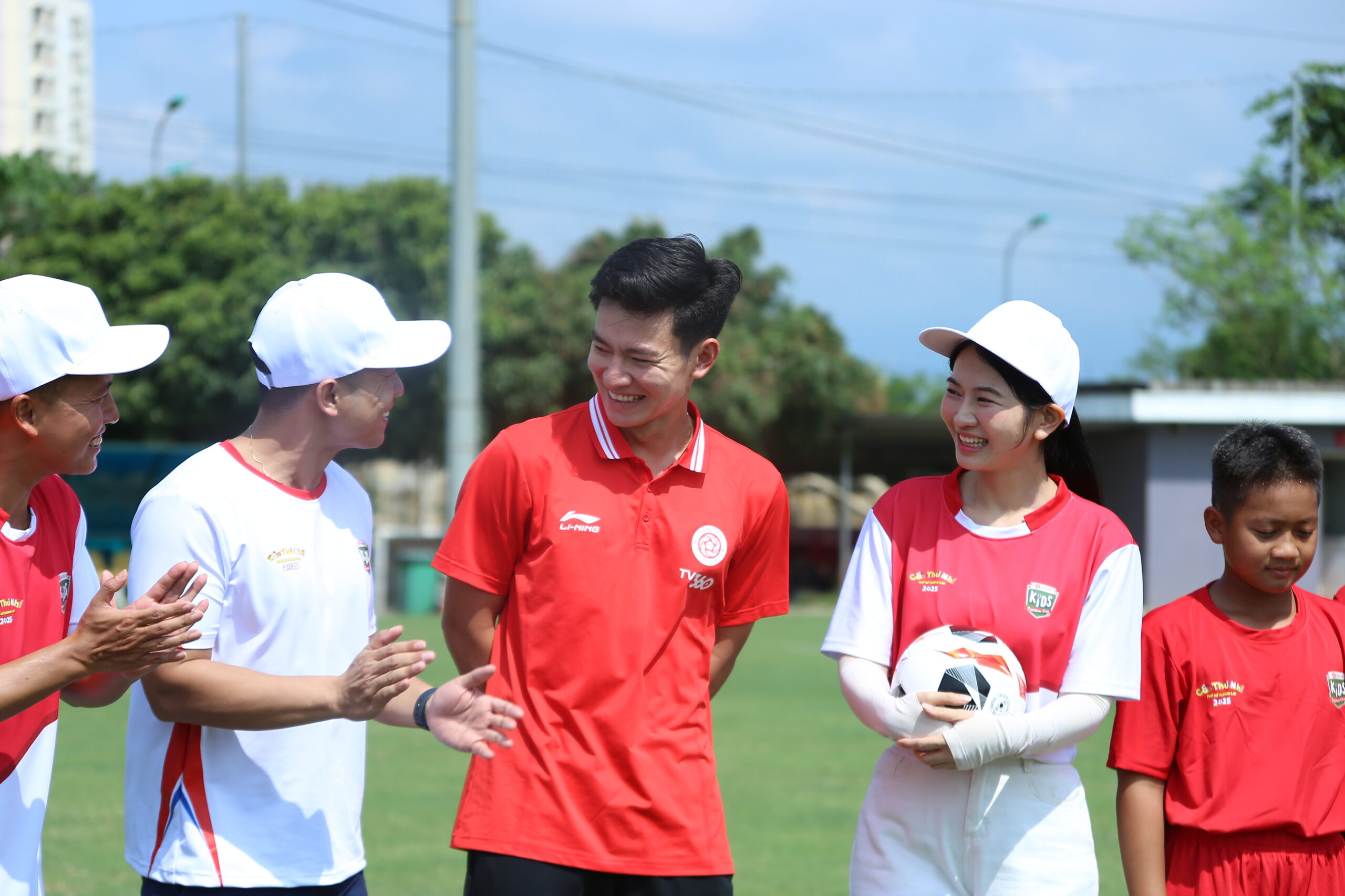 Hồ Tuấn Tài - Mang kinh nghiệm thực chiến đến gần hơn với các cầu thủ nhí